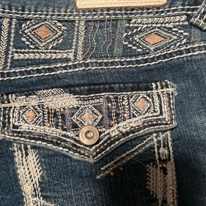 Vanity Blue Embroidered Capri Jeans